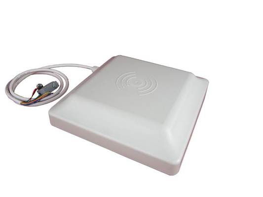 Lettore interurbano RS232 RS485 Wiegand Interfaces Built In Antenna di frequenza ultraelevata RFID